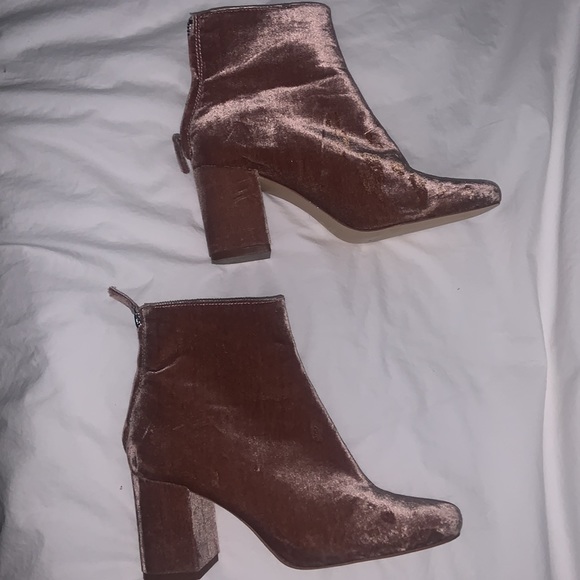 Zara Crushed Velvet Booties - Picture 9 of 13